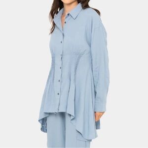 New Peace Love World Boheme Pintuck Sharkbite Hem Shirt Cloud Blue size Medium